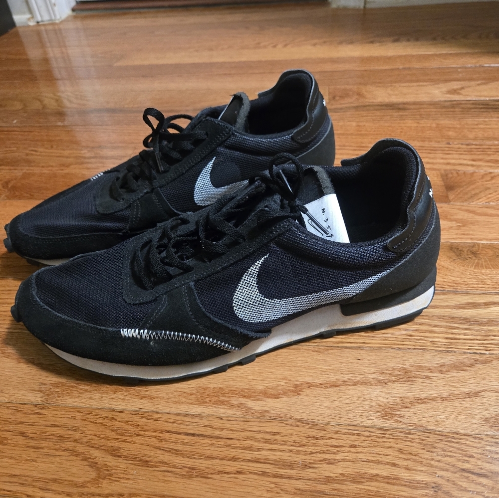 Nike Daybreak Black n White Size 12M